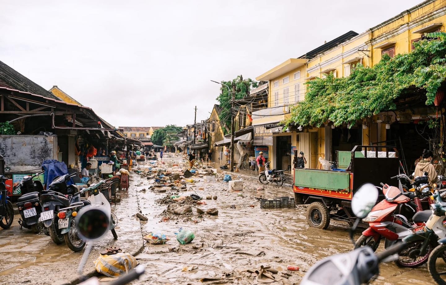 Hội An: Nước mắt trên phố và 'cơn đau' của di sản trăm tuổi - 2
