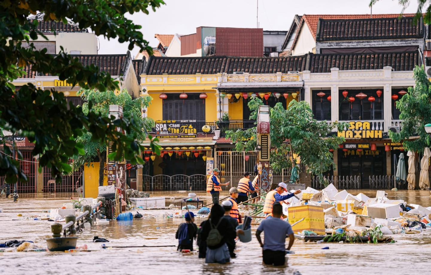 Hội An: Nước mắt trên phố và 'cơn đau' của di sản trăm tuổi - 4