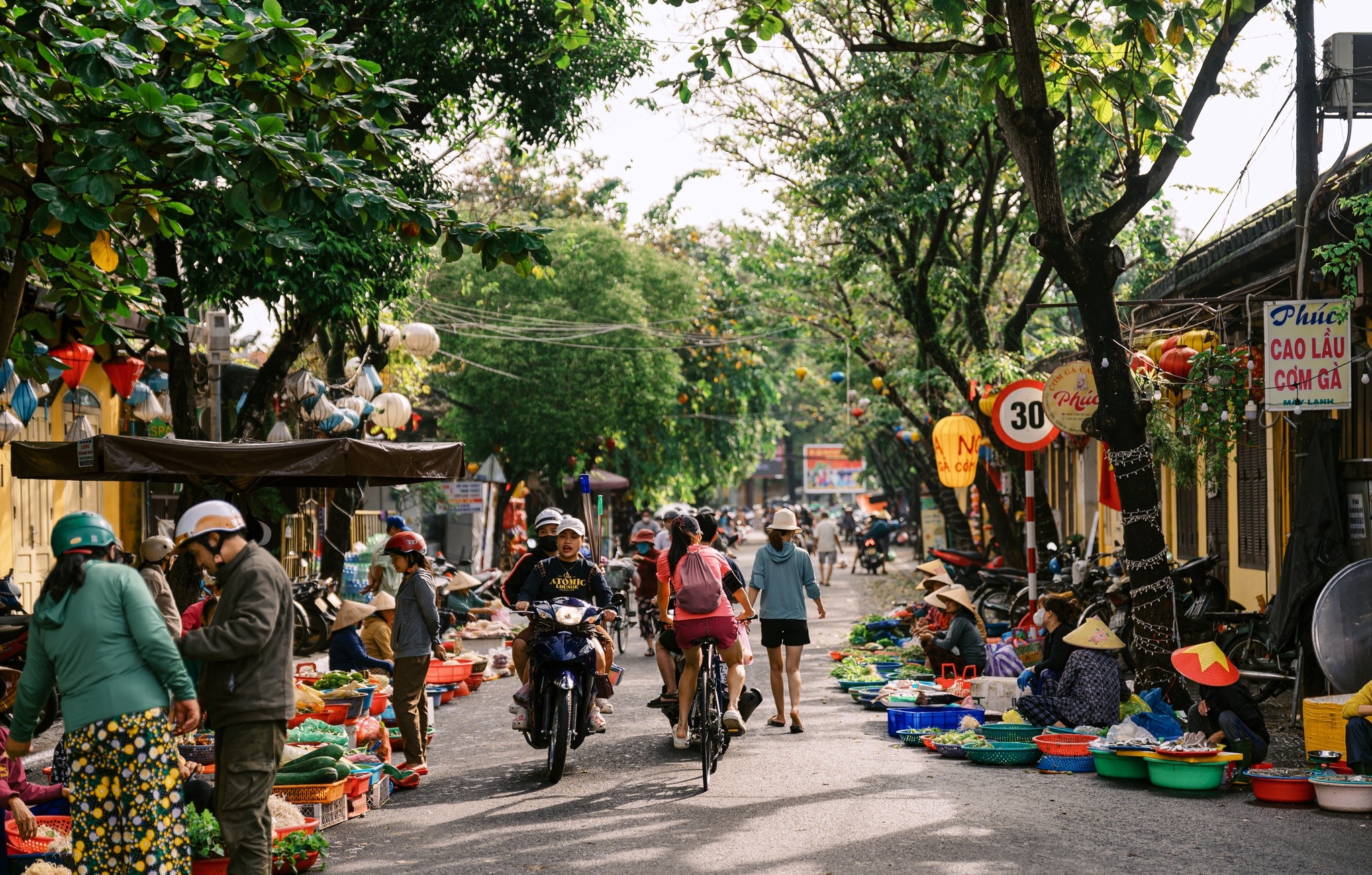 Hội An: Nước mắt trên phố và 'cơn đau' của di sản trăm tuổi - 17