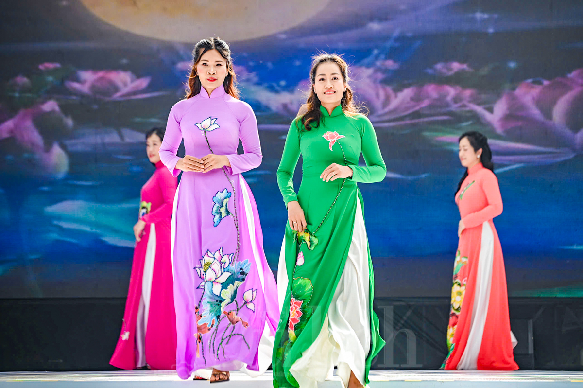 Không khí rộn ràng Ngày hội ‘Chung tay vì Môi trường – Bình Phú Xanh 2025’ - 3