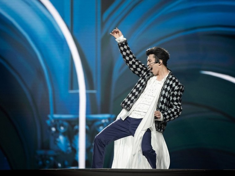 Dimash Kudaibergen: Tại sao cả thế giới “phát cuồng” trước một giọng hát?