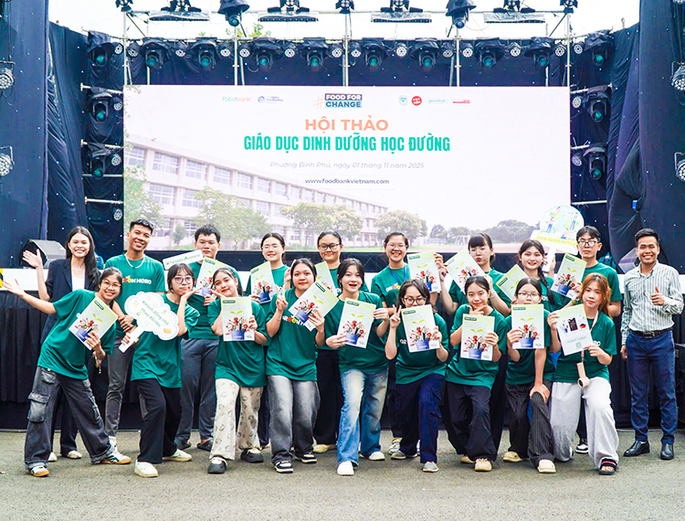 Không khí rộn ràng Ngày hội ‘Chung tay vì Môi trường – Bình Phú Xanh 2025’