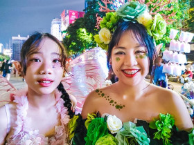 - Đêm Quảng trường phù thủy, yêu tinh cùng cô tiên tưng bừng trẩy hội ma quái