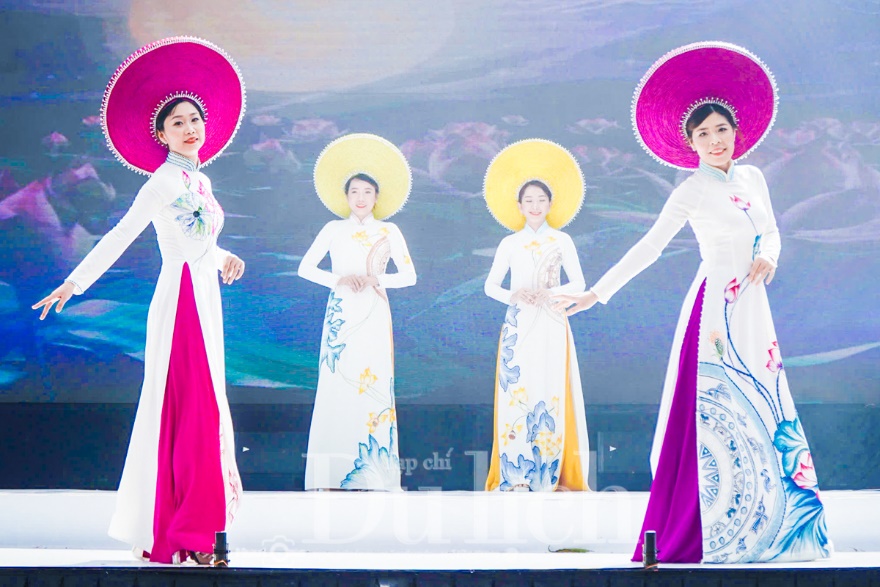 Không khí rộn ràng Ngày hội ‘Chung tay vì Môi trường – Bình Phú Xanh 2025’ - 1