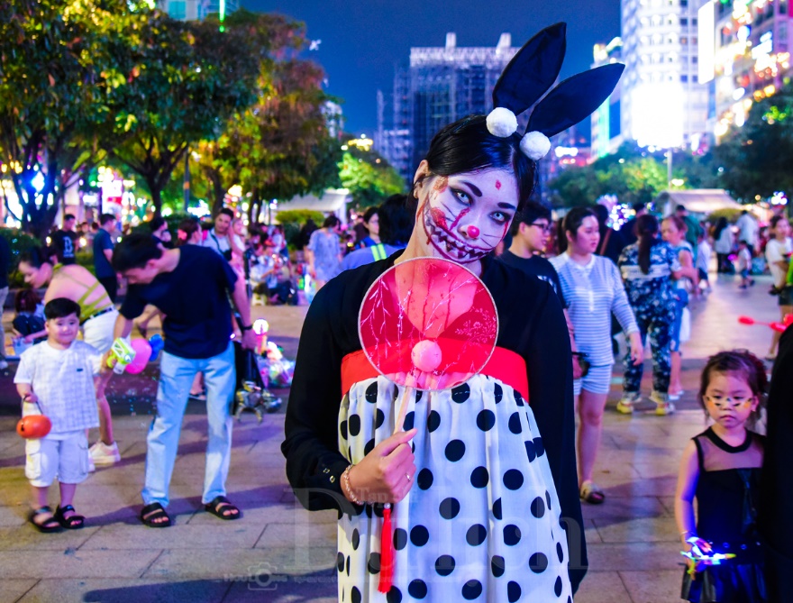 Đêm Quảng trường phù thủy, yêu tinh cùng cô tiên tưng bừng trẩy hội ma quái - 5