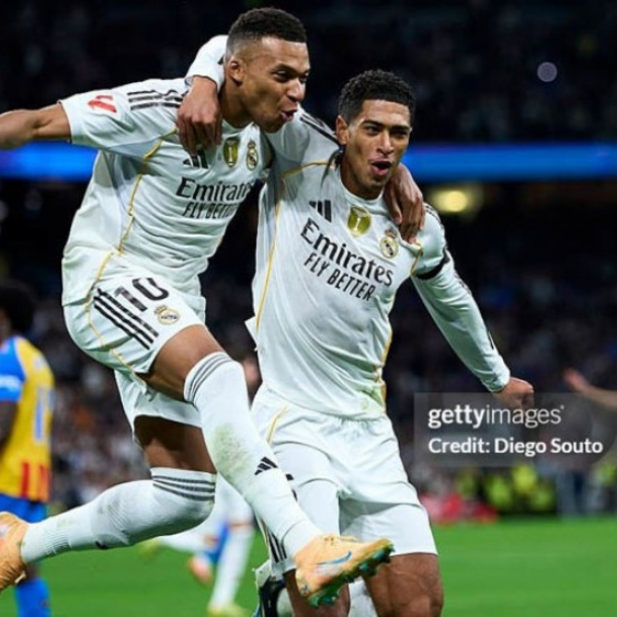  - Video bóng đá Real Madrid - Valencia: Mbappe - Bellingham bay cao (La Liga)