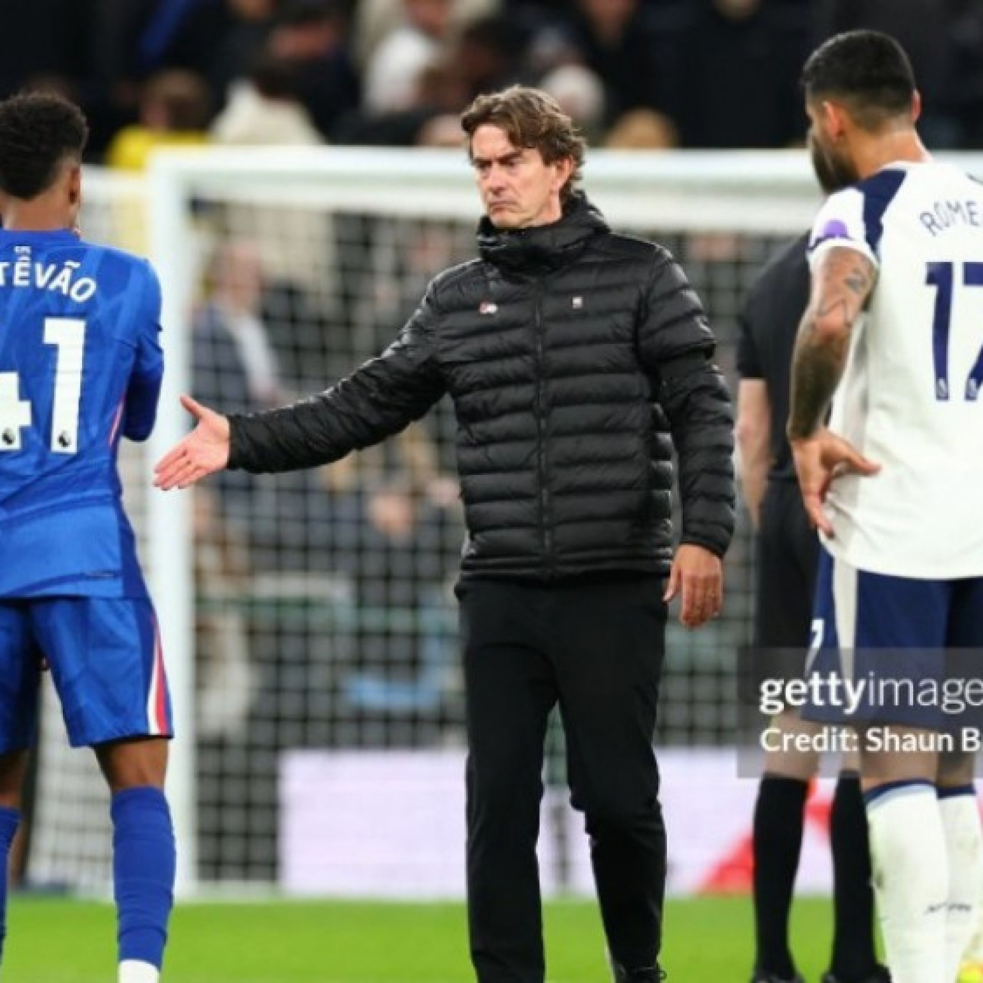  - Tottenham đá siêu tệ trước Chelsea: Thống kê gây sốc, fan nói "thà thua 1-4 còn hơn"
