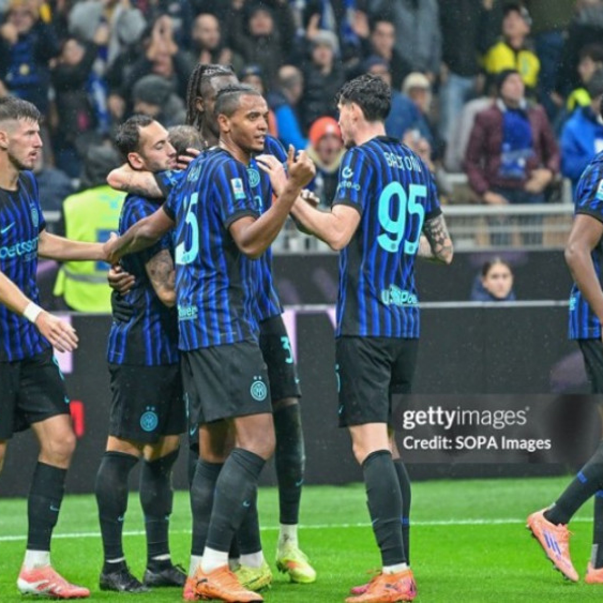  - Trực tiếp bóng đá Verona - Inter Milan: Zielinski ghi siêu phẩm mở điểm (Serie A)