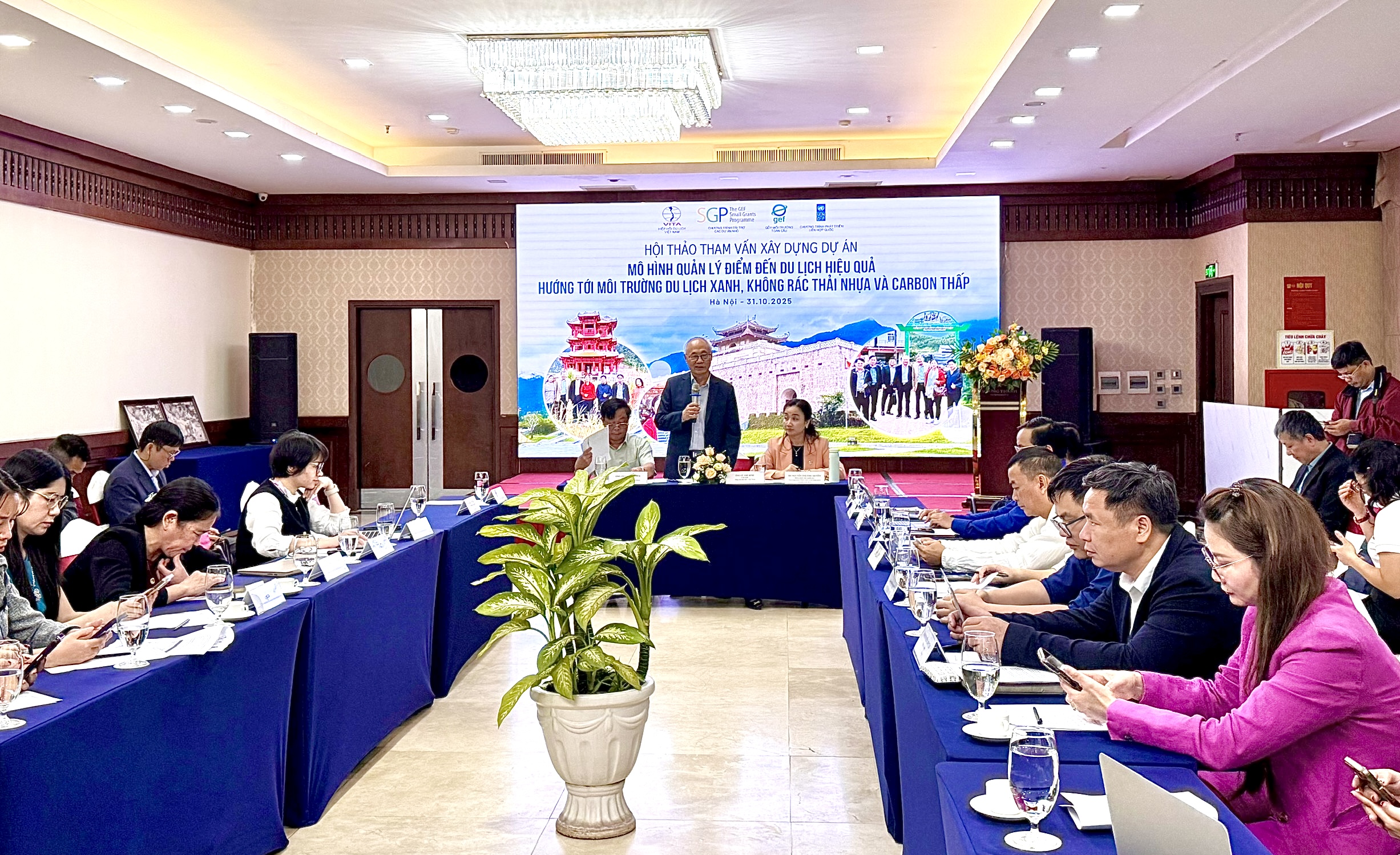 Việt Nam tăng tốc chuyển đổi xanh, hướng tới du lịch carbon thấp - 1