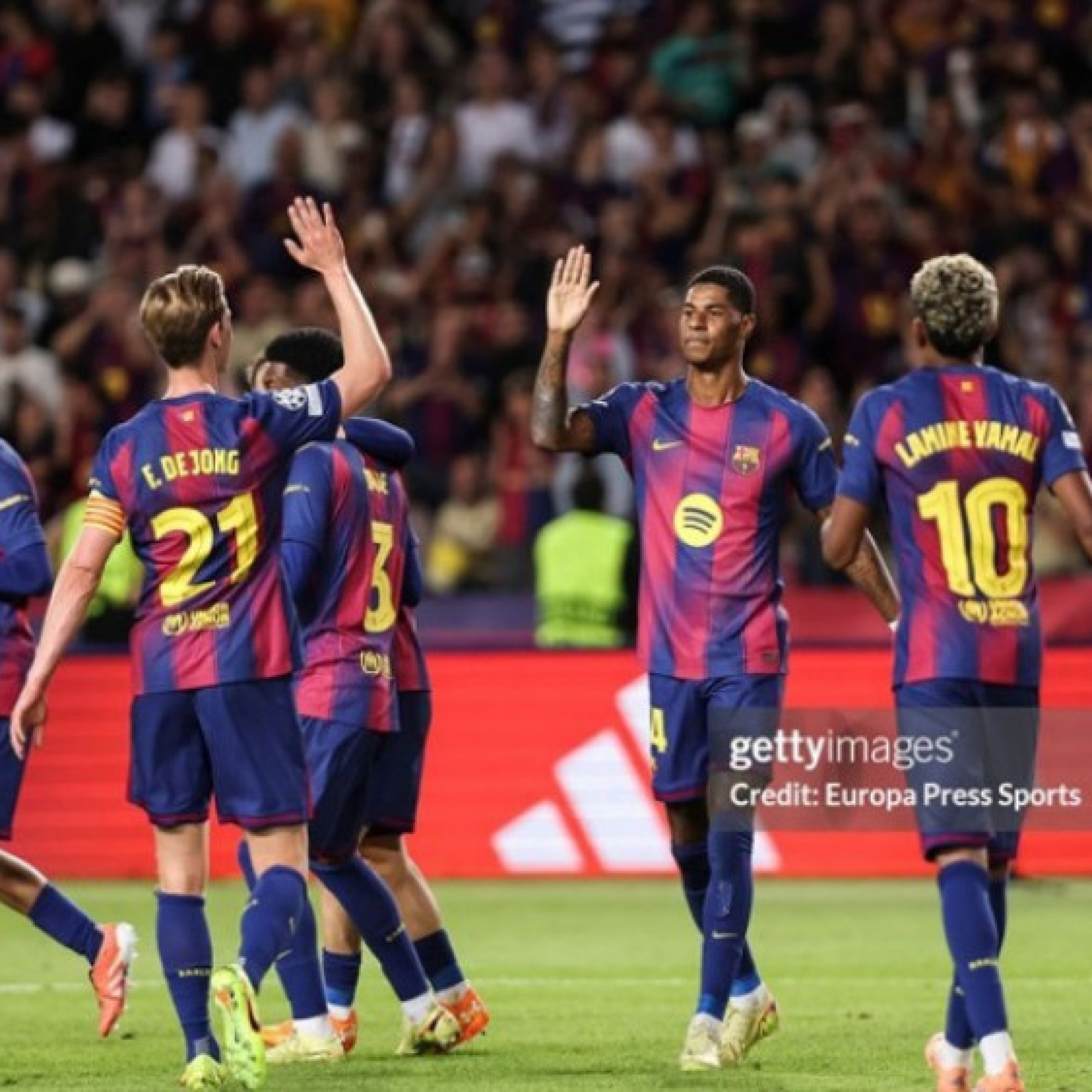  - Trực tiếp bóng đá Barcelona - Elche: Yamal mở màn với pha độc diễn (La Liga)