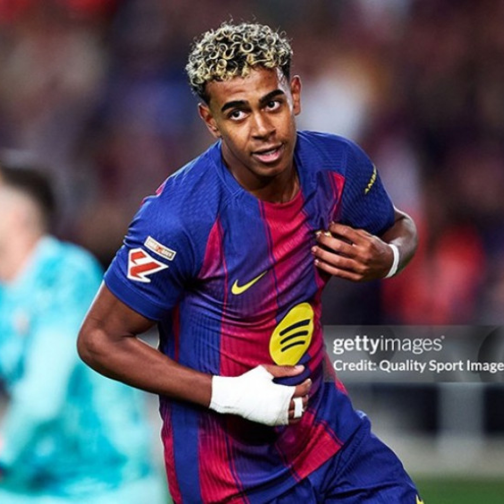 Hàng công Barca “xưng hùng xưng bá” vẫn chịu kém 1 đội