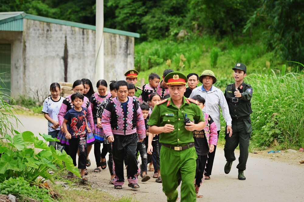 Lê Dương Bảo Lâm, Song Luân rơi nước mắt trong lúc thực hiện nhiệm vụ cuối cùng của “Chiến Sĩ Quả Cảm” mùa 1 - 1