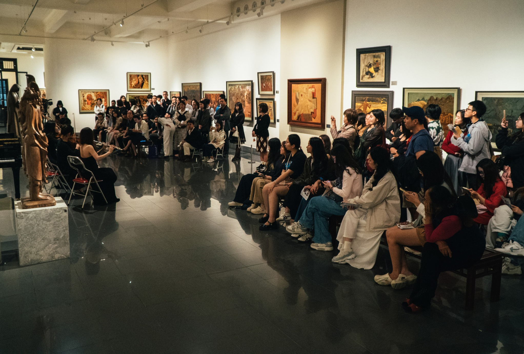 Tour 'Đêm bảo tàng' đầu tiên ở Việt Nam: Hiện vật được 'đánh thức' - 5