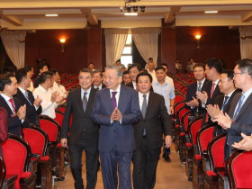 Kỳ 1: Công tác tổ chức và công tác cán bộ - vừa chạy vừa xếp hàng