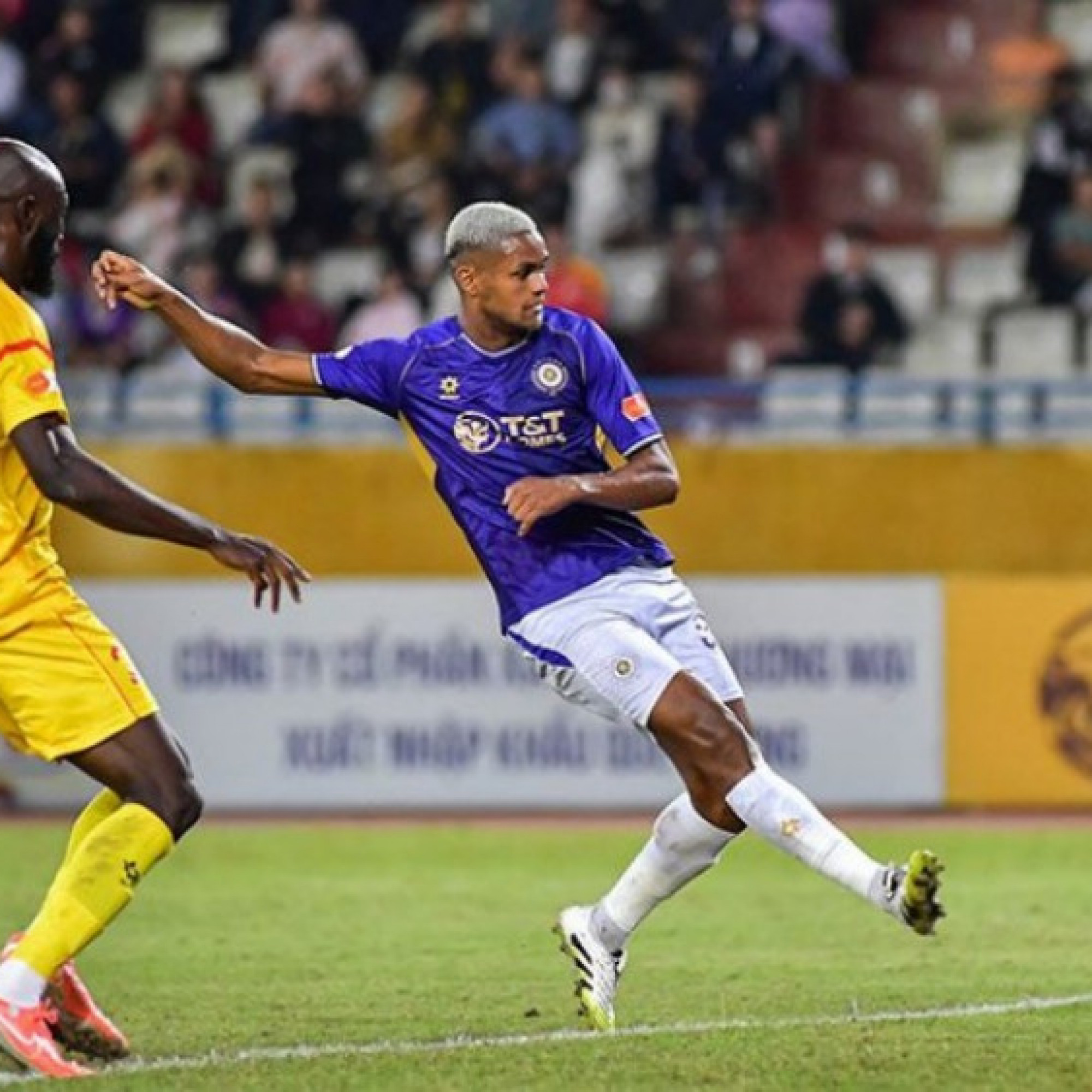  - Trực tiếp bóng đá Hà Nội - PVF-CAND: Fernando suýt có bàn thứ 3 (V-League)