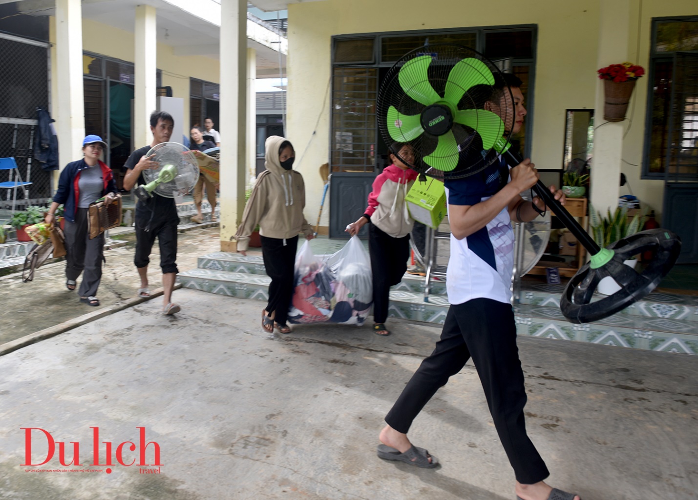 hiem nguy rinh rap nguoi dan vung lo nui - 6