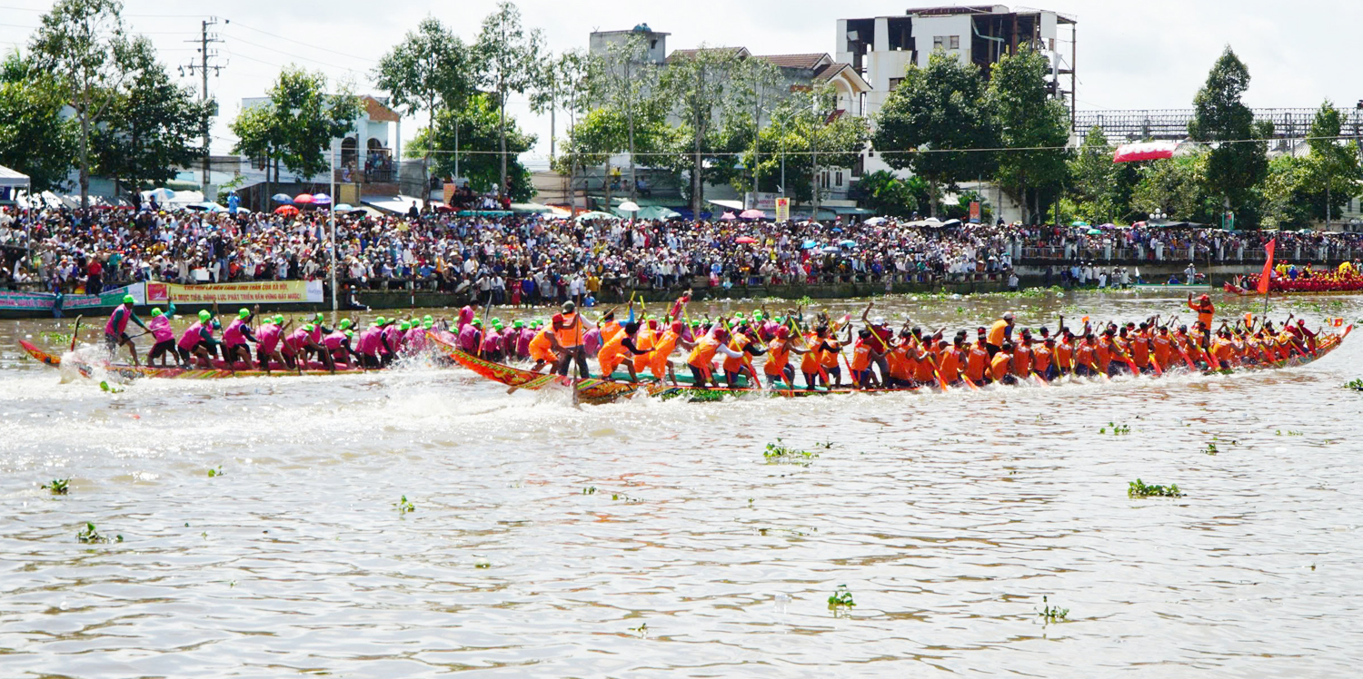 Hàng trăm nghìn du khách xem đua ghe ngo ở Cần Thơ - 8