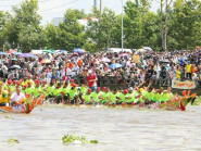 Hàng trăm nghìn du khách xem đua ghe ngo ở Cần Thơ
