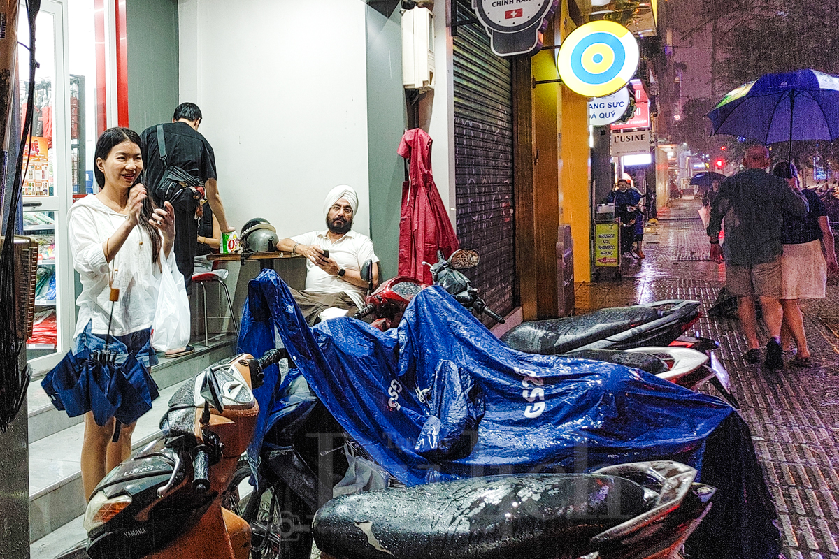 Cơn mưa giông tháng 11 vang vọng về bản tình ca cũ - 7