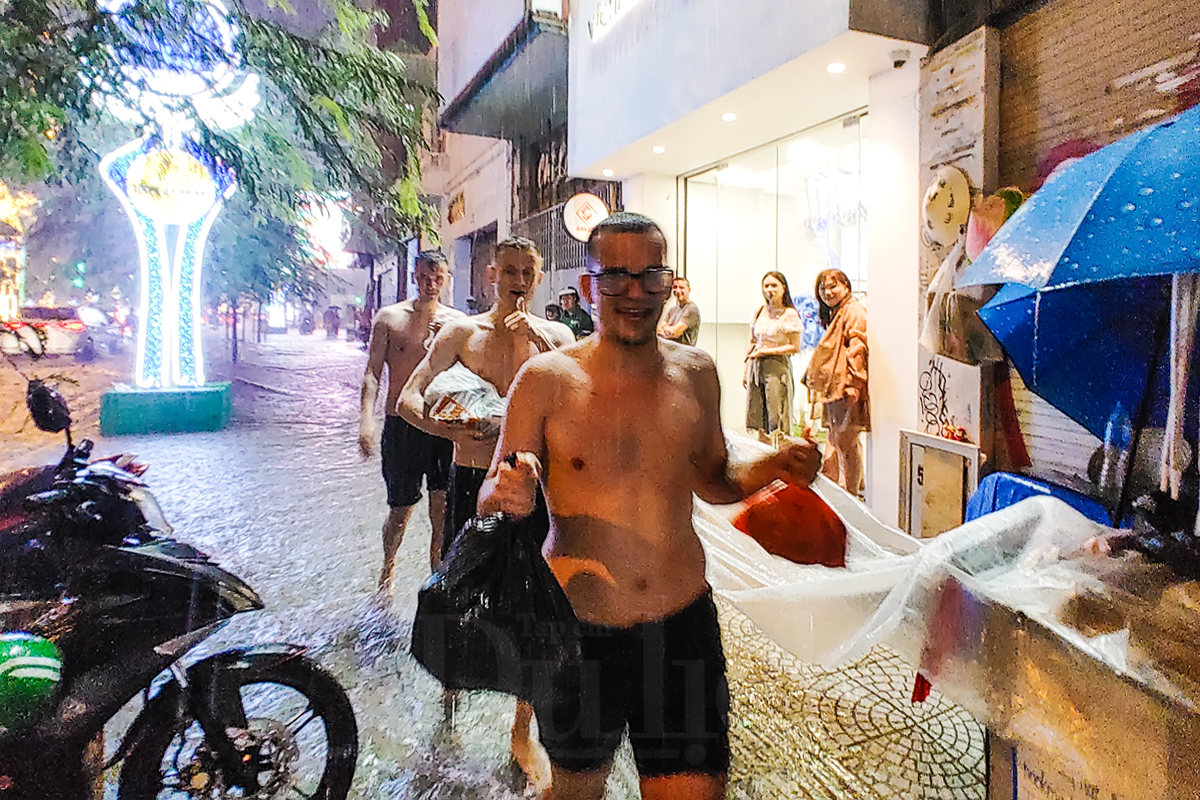 Cơn mưa giông tháng 11 vang vọng về bản tình ca cũ - 6