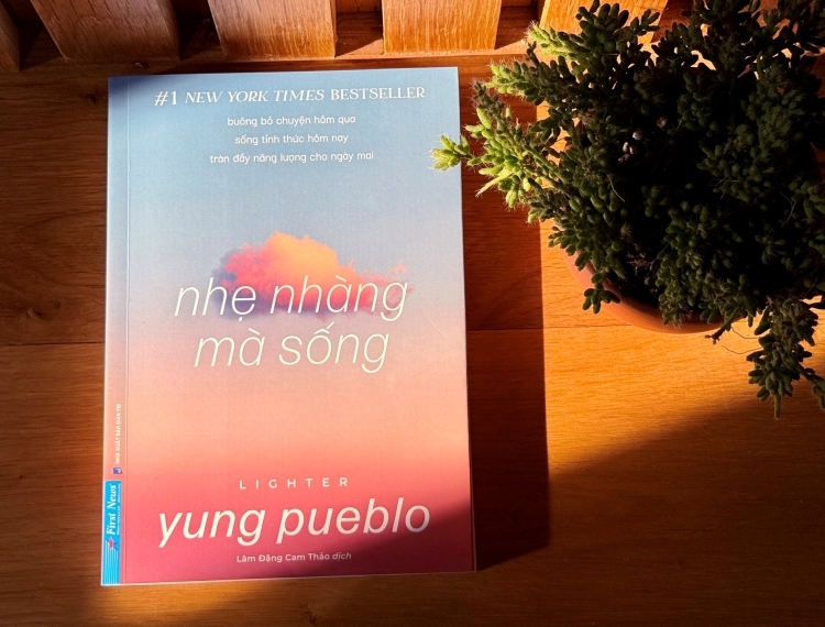 Nhẹ nhàng mà sống: Cầu nối giữa yêu bản thân và chữa lành