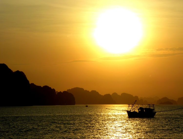 Tạp chí Mỹ gọi Cát Bà là 'Quần đảo tuyệt vời nhất Đông Nam Á'