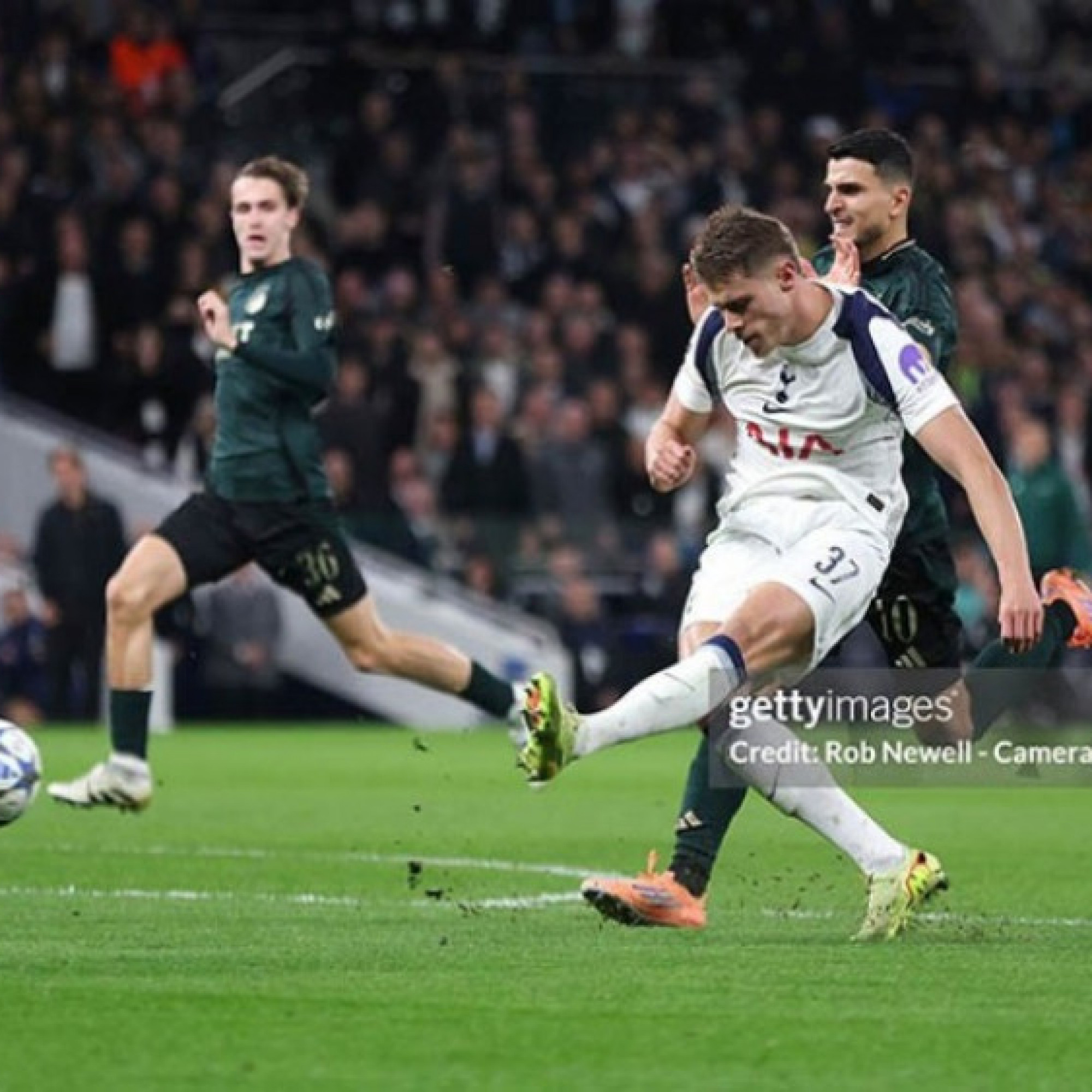  - Video bóng đá Tottenham - Copenhagen: Dấu ấn Johnson, thẻ đỏ cay đắng (Cúp C1)