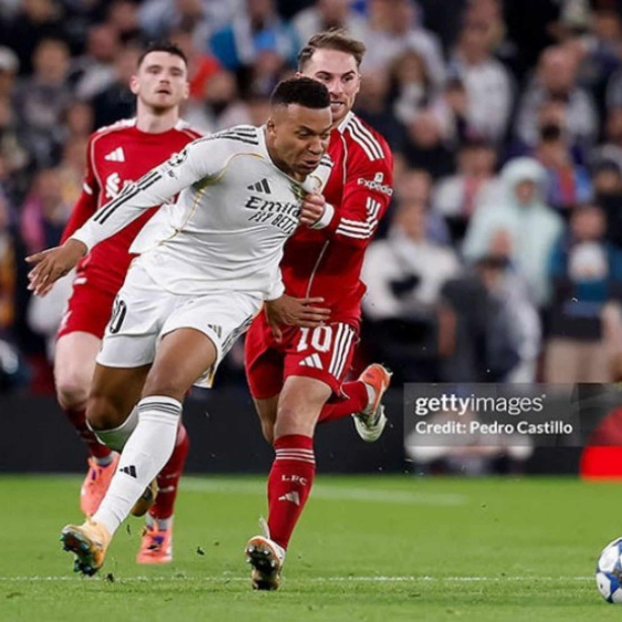  - Mbappe - Vinicius hoàn toàn "tắt điện" ở Anfield, Gareth Bale chỉ trích thẳng mặt