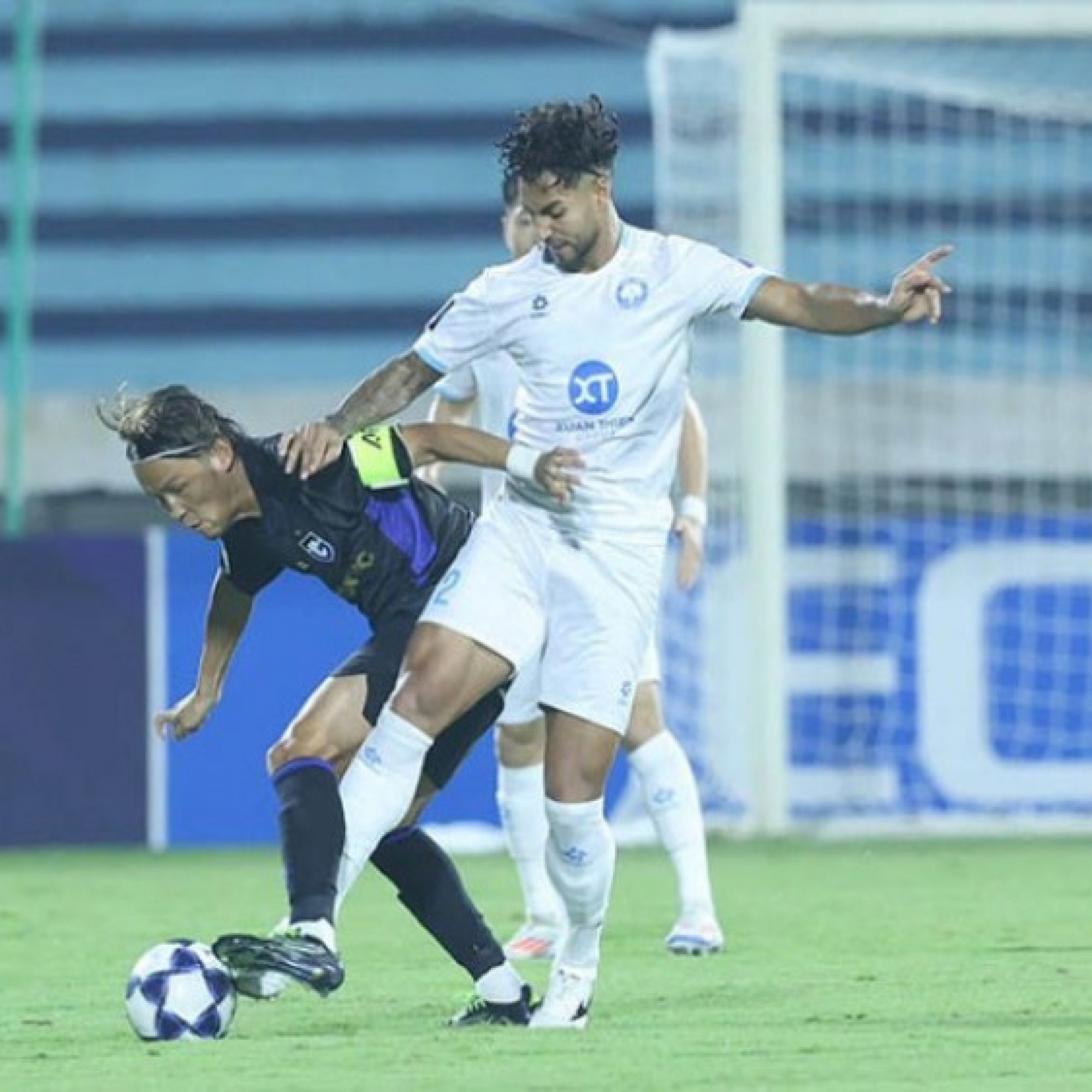  - Kết quả bóng đá Nam Định - Gamba Osaka: Phủ đầu sắc lẹm, tranh cãi penalty hụt (Cúp C2 châu Á)