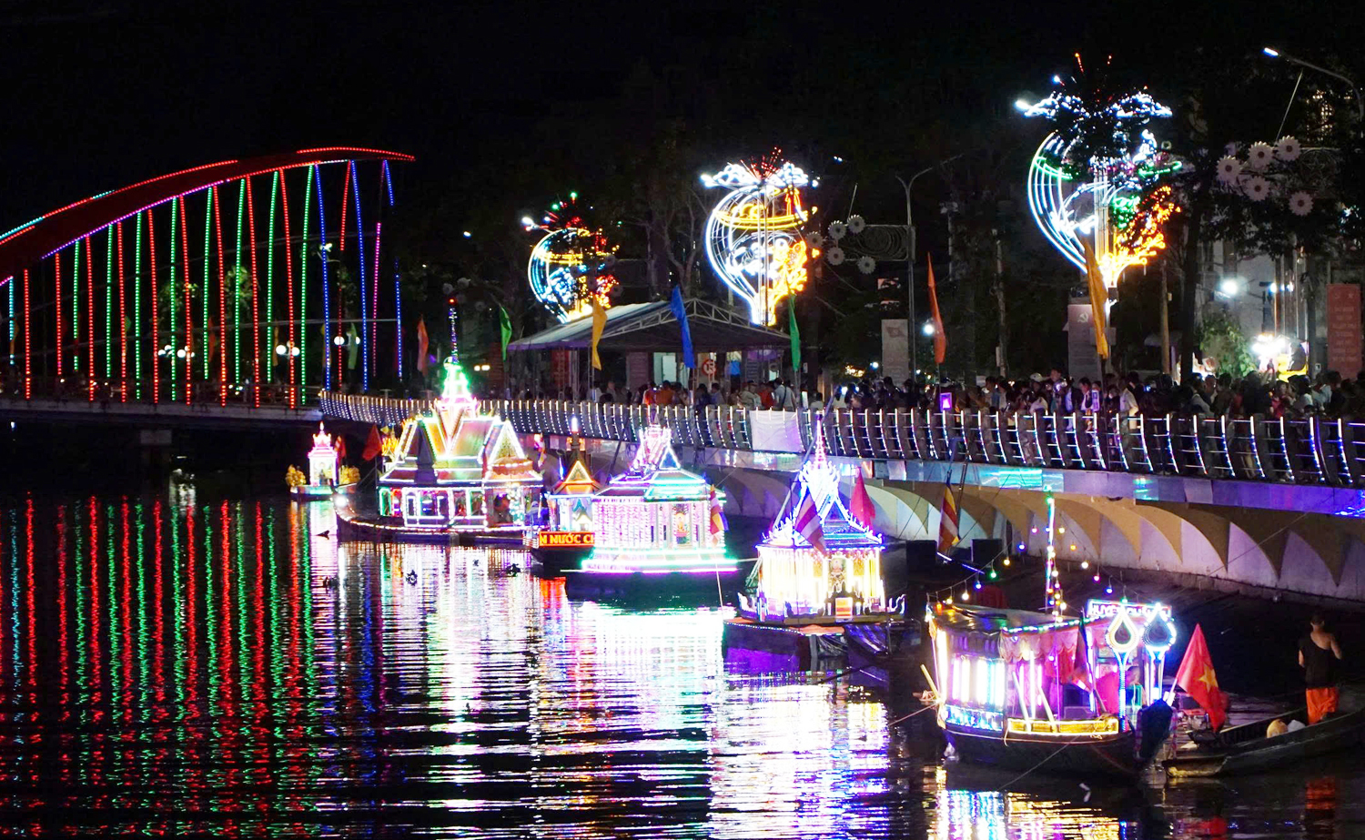 Nghi thức đút cốm dẹp độc đáo trong lễ cúng Trăng - 16