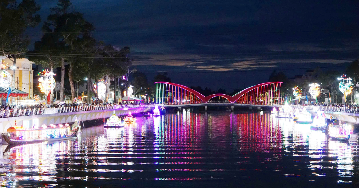 Nghi thức đút cốm dẹp độc đáo trong lễ cúng Trăng - 17