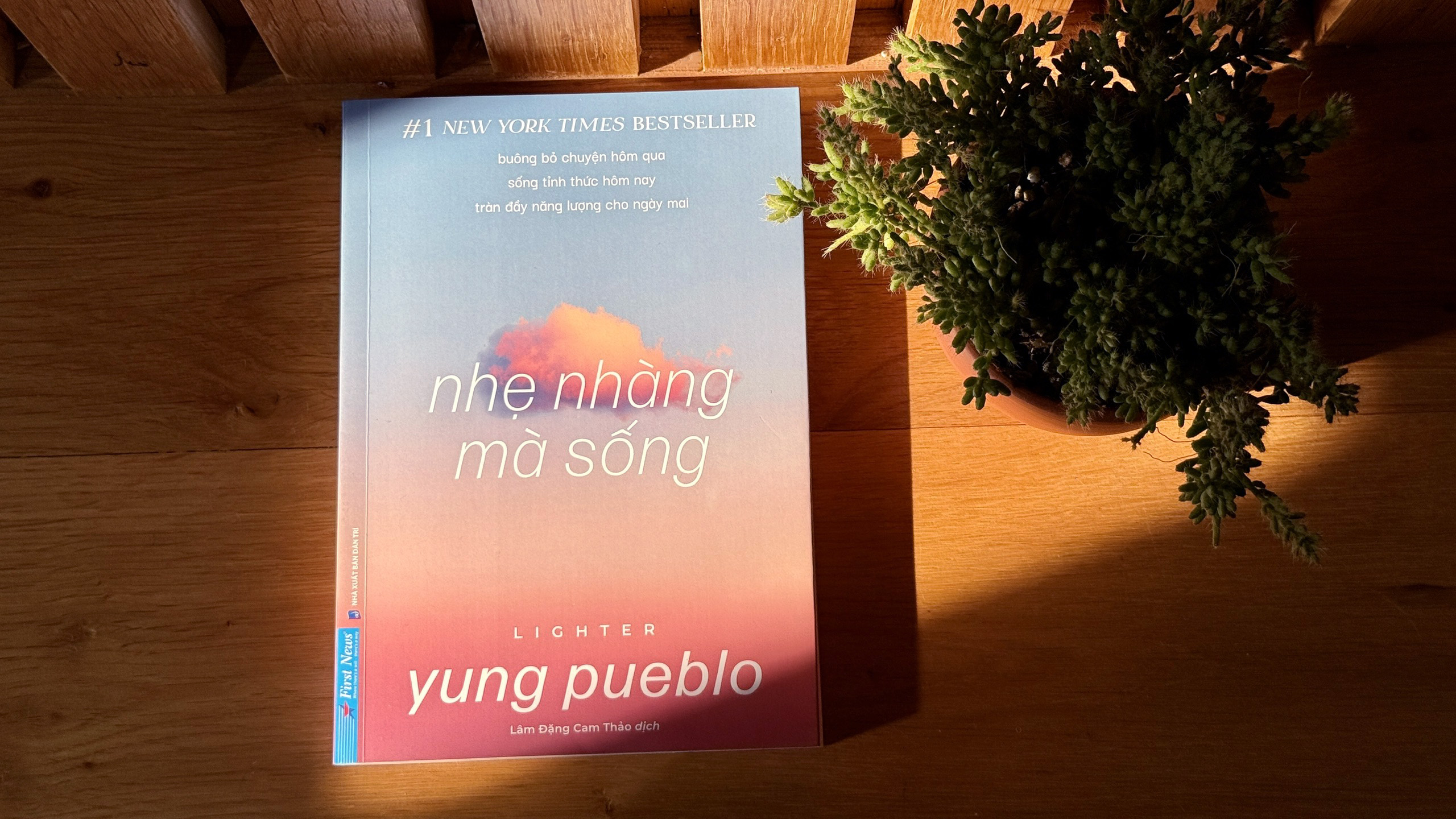 Nhẹ nhàng mà sống: Cầu nối giữa yêu bản thân và chữa lành - 2