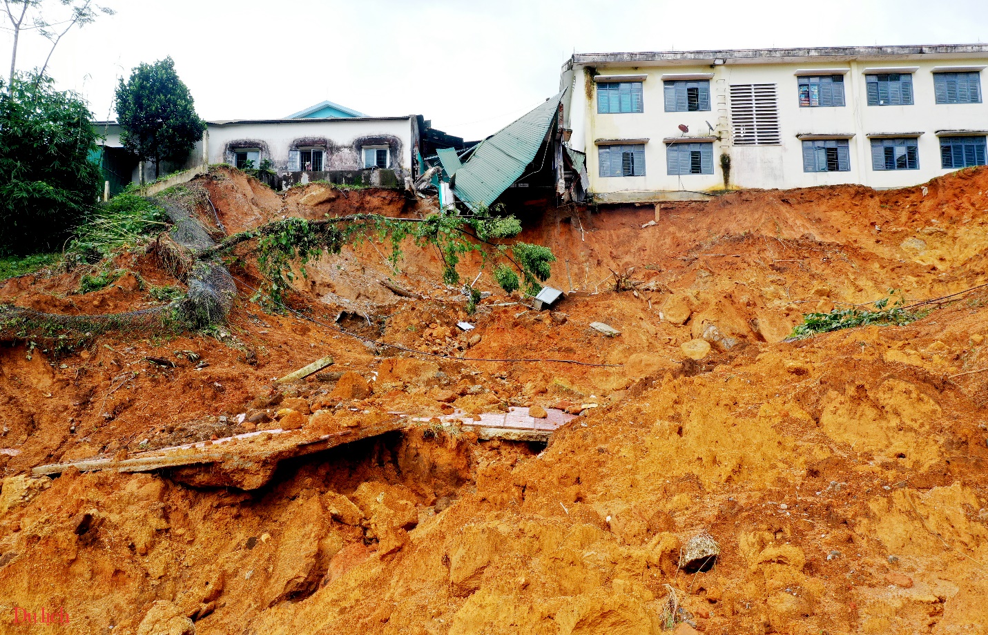 nui lo gay hu hong nhieu truong hoc o vung cao quang ngai - 2