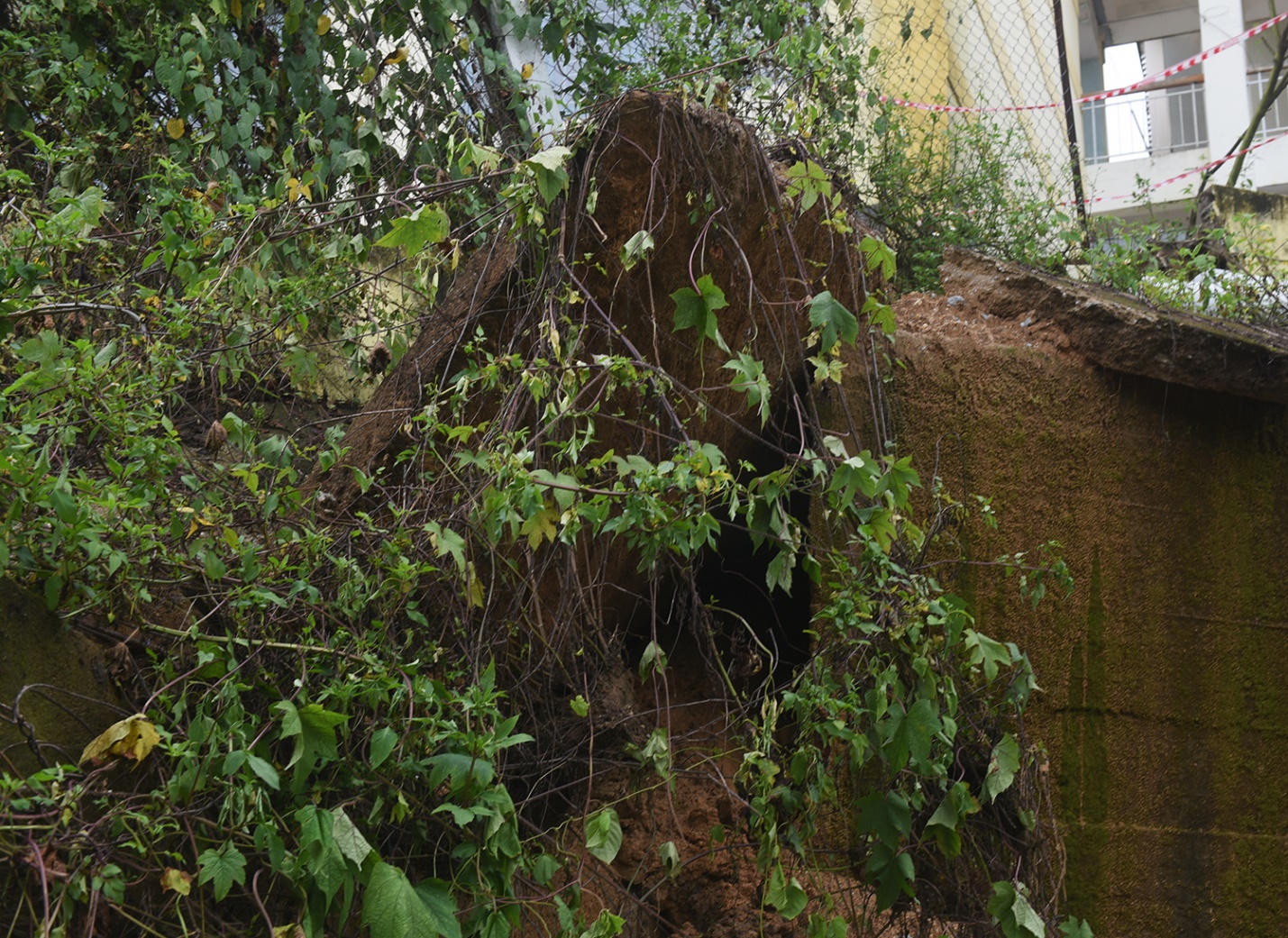 nui lo gay hu hong nhieu truong hoc o vung cao quang ngai - 5