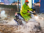 Chủ tịch UBND TP.HCM chỉ đạo khẩn: Sẵn sàng ứng phó bão Kalmaegi