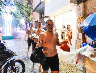  - Cơn mưa giông tháng 11 vang vọng về bản tình ca cũ