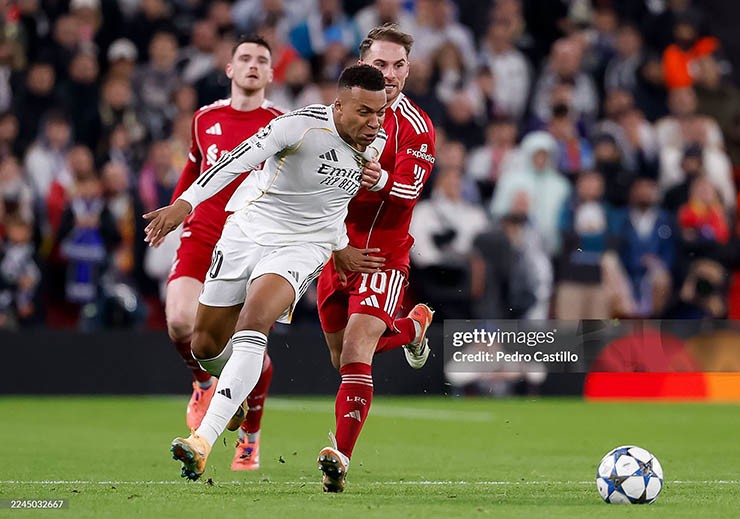 Mbappe - Vinicius hoàn toàn "tắt điện" ở Anfield, Gareth Bale chỉ trích thẳng mặt - 1