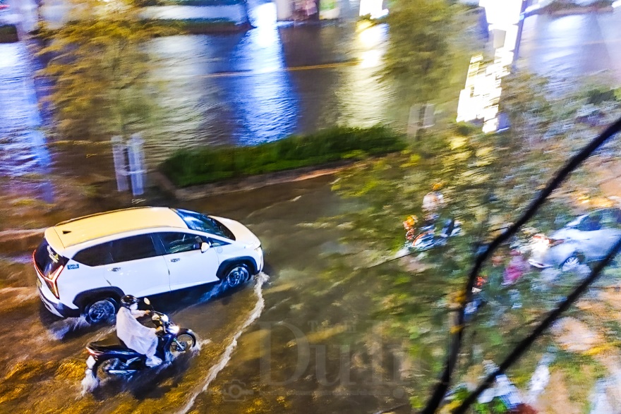 Cơn mưa giông tháng 11 vang vọng về bản tình ca cũ - 10