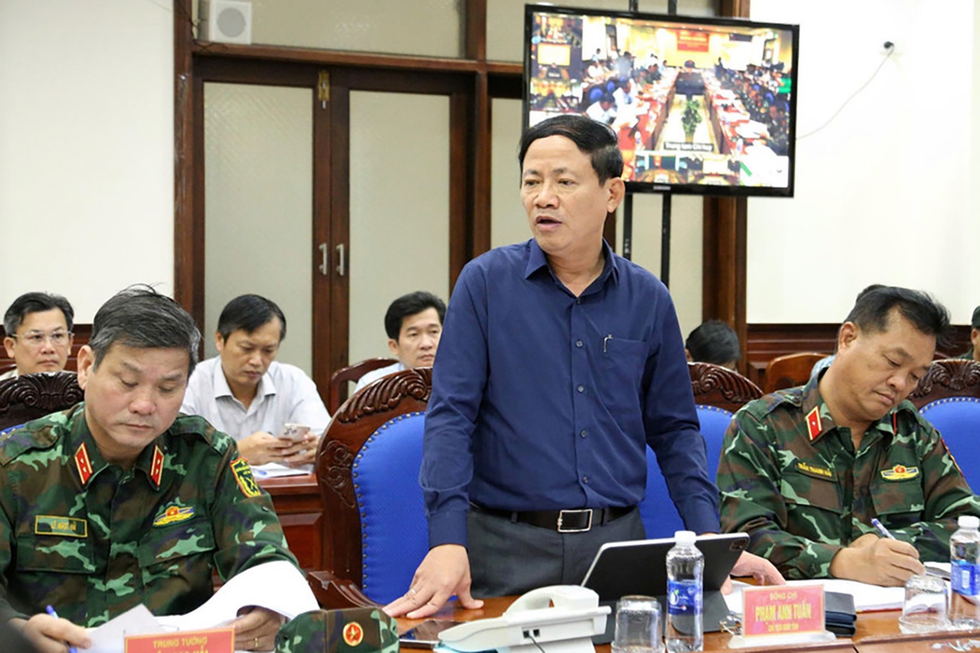 mien trung so tan hang tram nghin ho dan tranh bao so 13 - 2