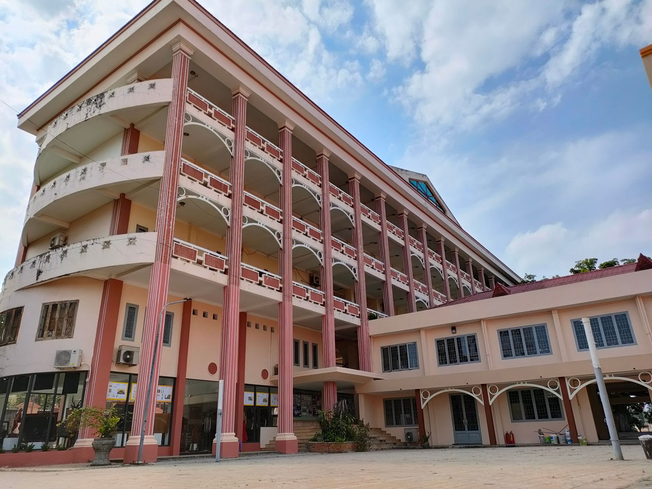 12 ngôi trường di sản 'vàng' mang dấu ấn thế kỷ tại TP.HCM - 19