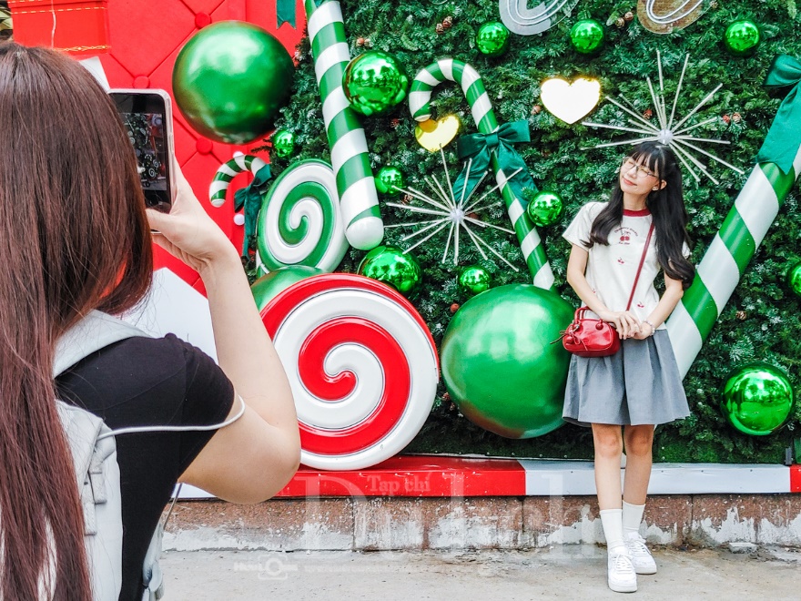 Sài Gòn sớm khoác áo Giáng sinh, rộn ràng bản hòa ca đón chào năm mới - 15