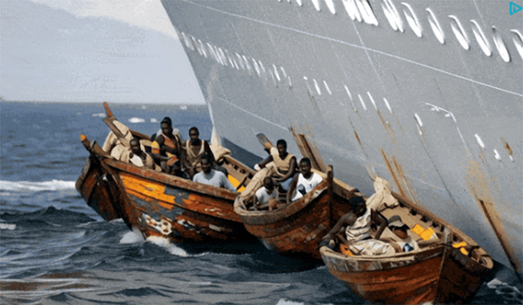 Tàu du lịch gặp cướp biển, một hành khách thông minh đã cứu cả tàu - 1