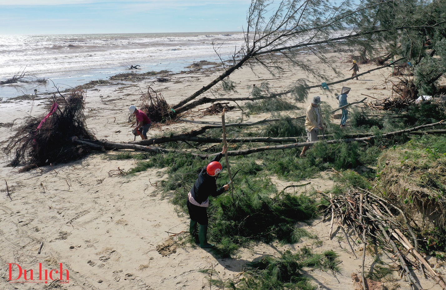 bai bien dep nhat quang ngai tan hoang sau bao so 13 - 3
