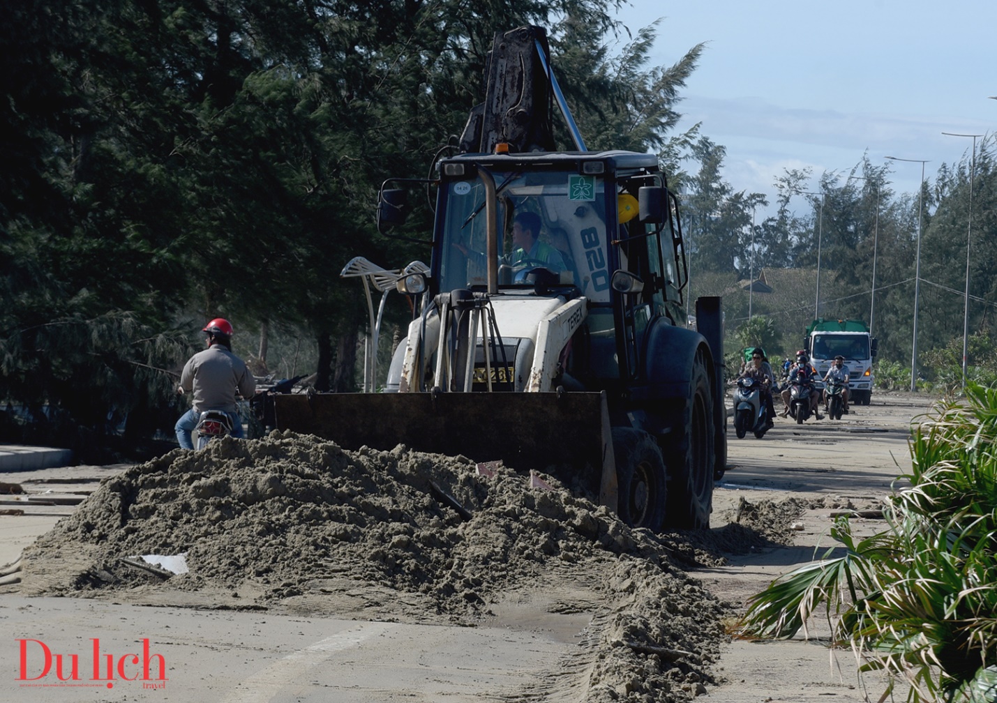 bai bien dep nhat quang ngai tan hoang sau bao so 13 - 15
