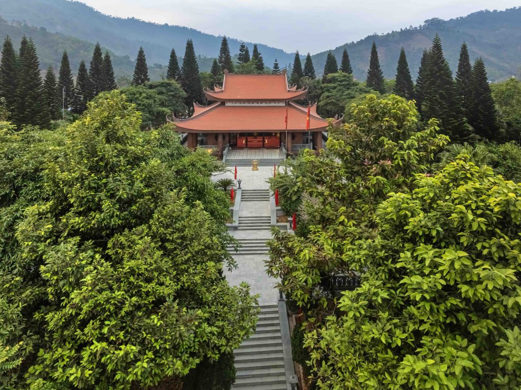 Hơn 100 cán bộ báo chí TP.HCM về thăm 'Thủ đô kháng chiến' - 2