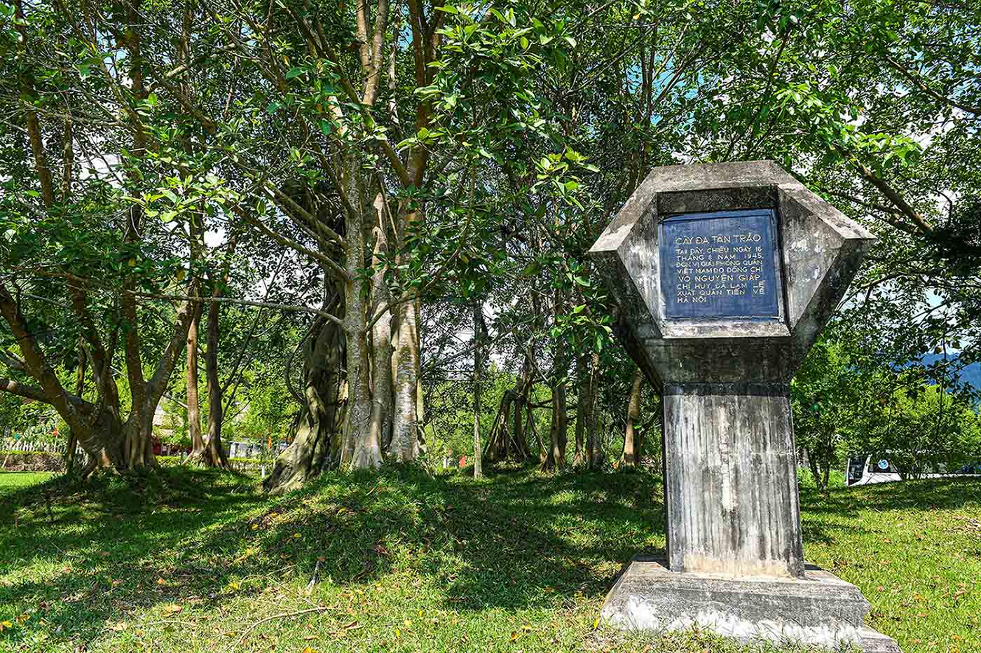 Hơn 100 cán bộ báo chí TP.HCM về thăm 'Thủ đô kháng chiến' - 3