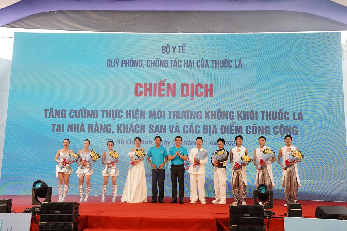 Ngành du lịch TP.HCM ‘nói không với khói thuốc’ - 7