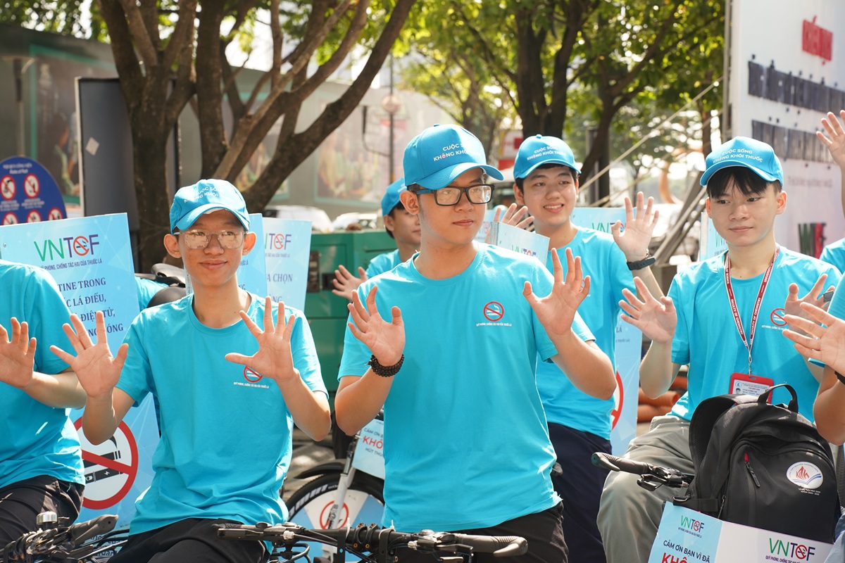 Ngành du lịch TP.HCM ‘nói không với khói thuốc’ - 8