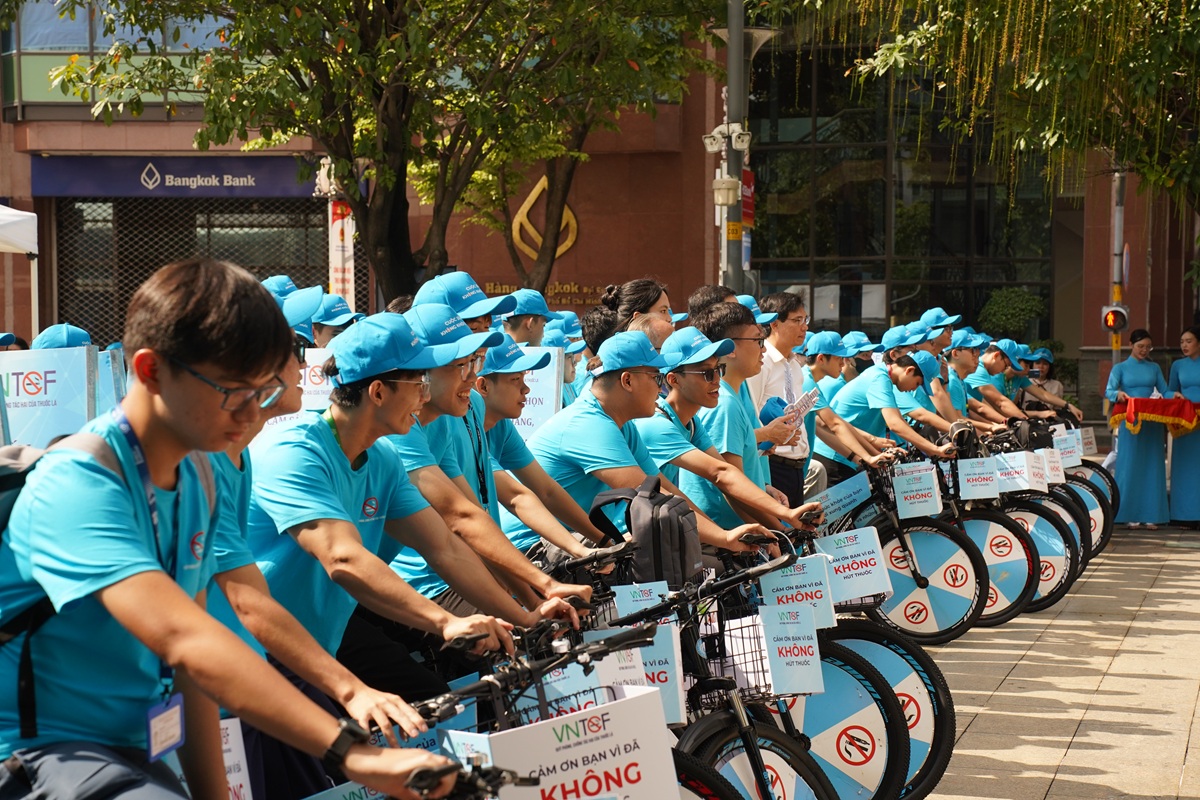 Ngành du lịch TP.HCM ‘nói không với khói thuốc’ - 9