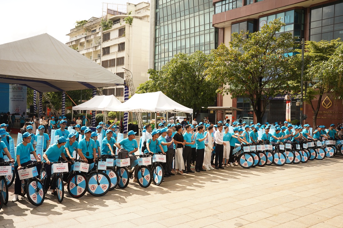 Ngành du lịch TP.HCM ‘nói không với khói thuốc’ - 10